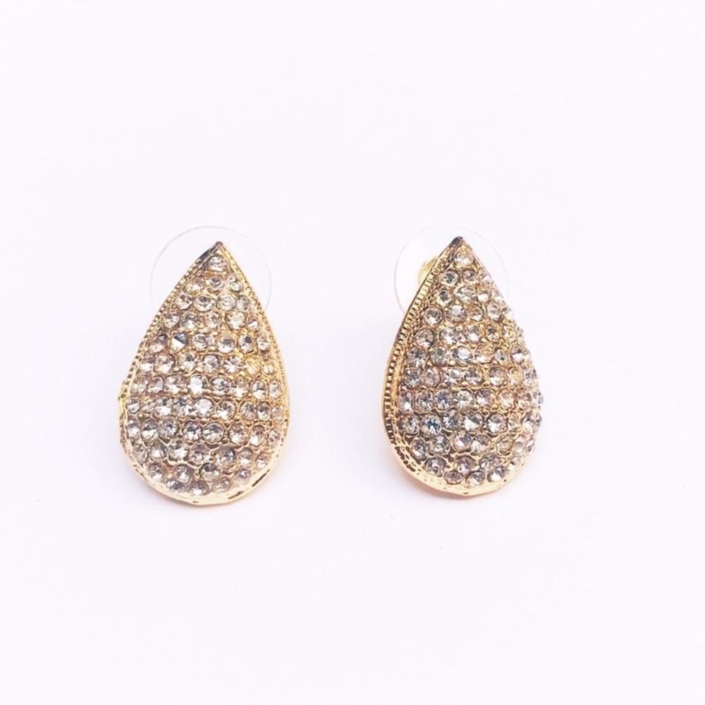 Gold teardrop stud earrings